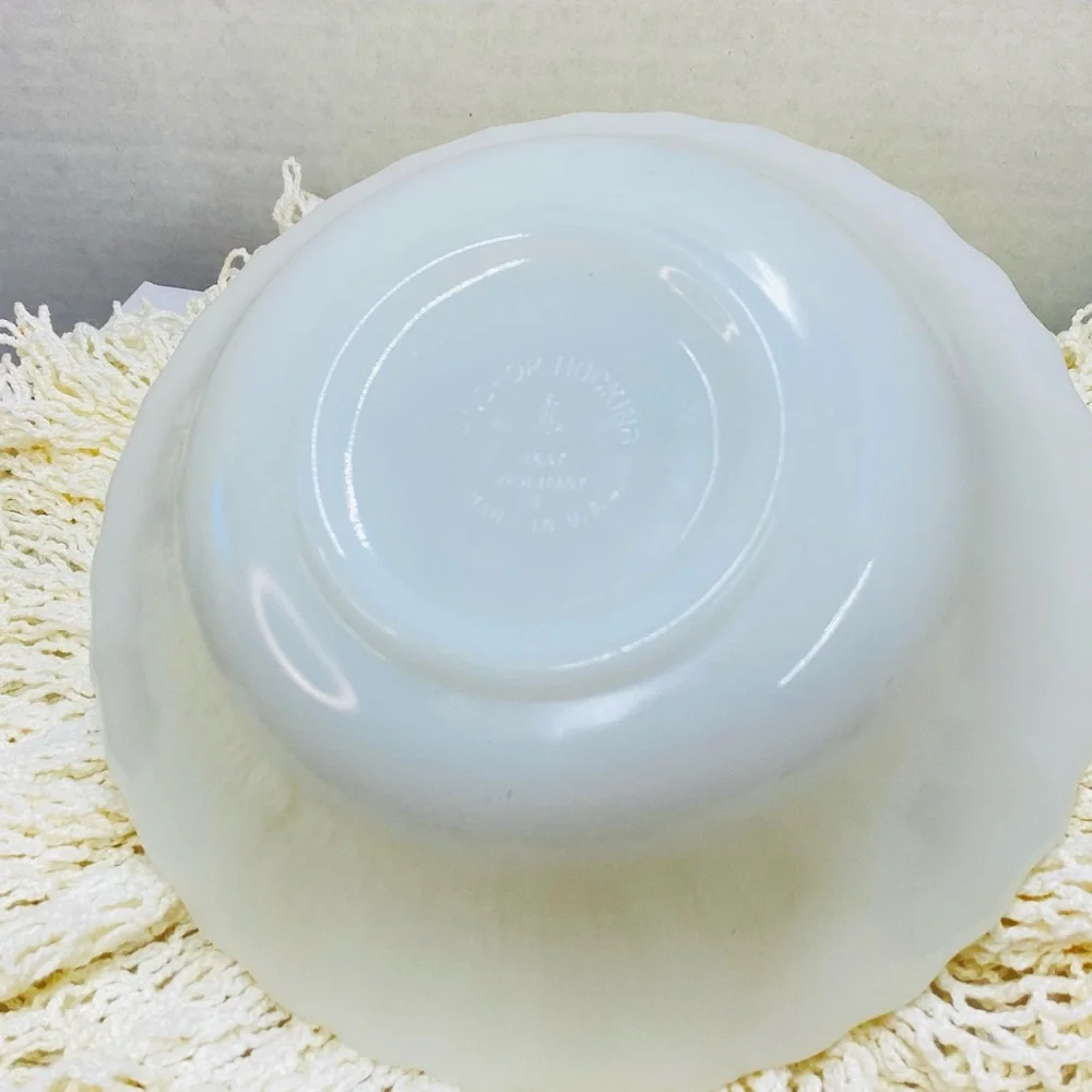 Anchor hocking vintage 8 inch serving bowl solid white oven resistant made USA